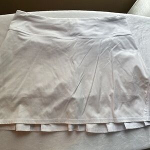 Lululemon Skirt size 6 - White